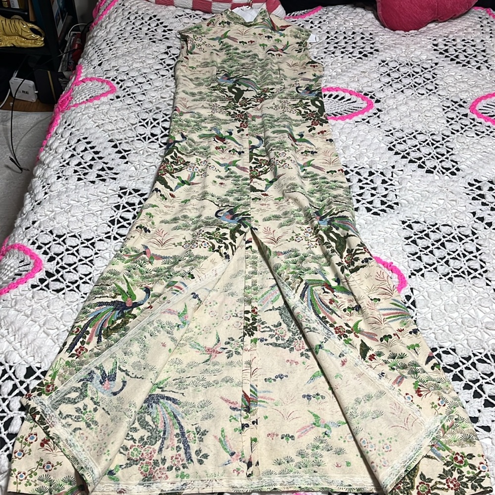 Absolutely gorgeous vintage Asian style dresss with phoenix and floral fabric - Picture 7 of 15